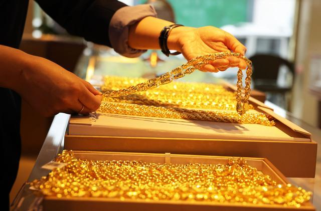 澳汇交易平台：买金一时爽，卖金泪两行(1)